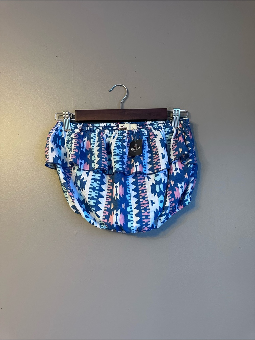 Hollister Floral Tube Top Size L Cropped Blue Pink Cream Strapless Summer Top
